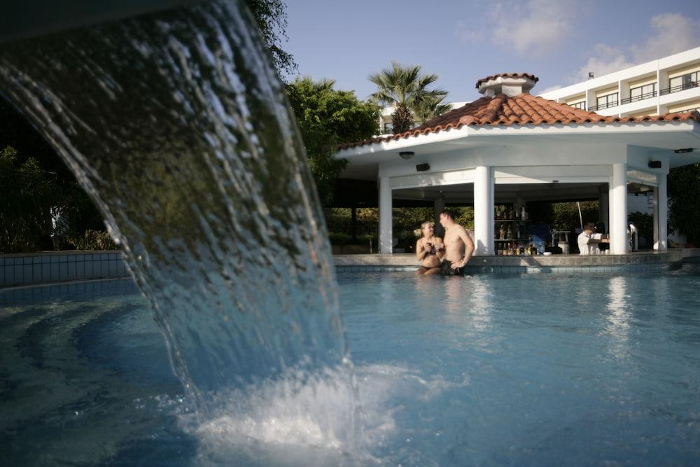 Avanti Hotel Paphos Exterior foto